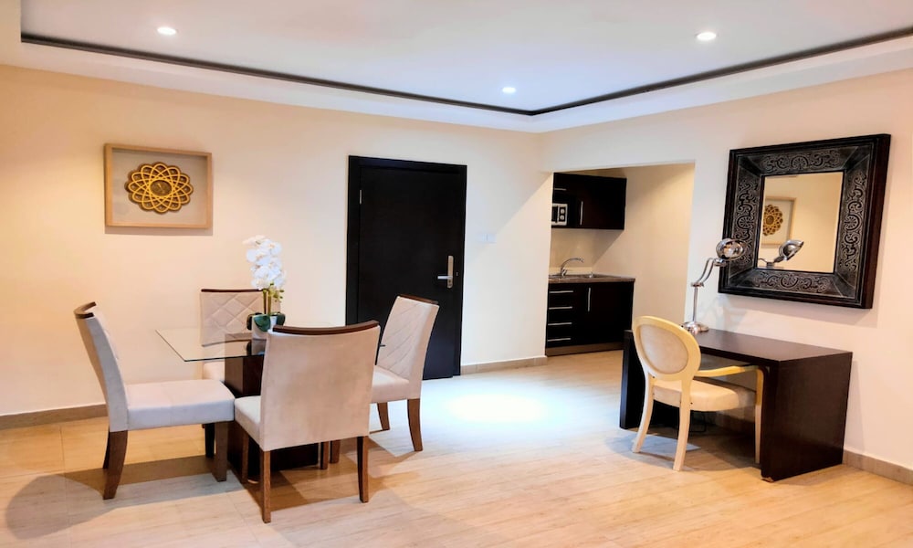 The Cabin Hotel 25/41