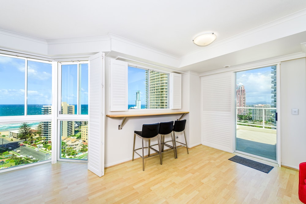 Crest Apartments 51/64