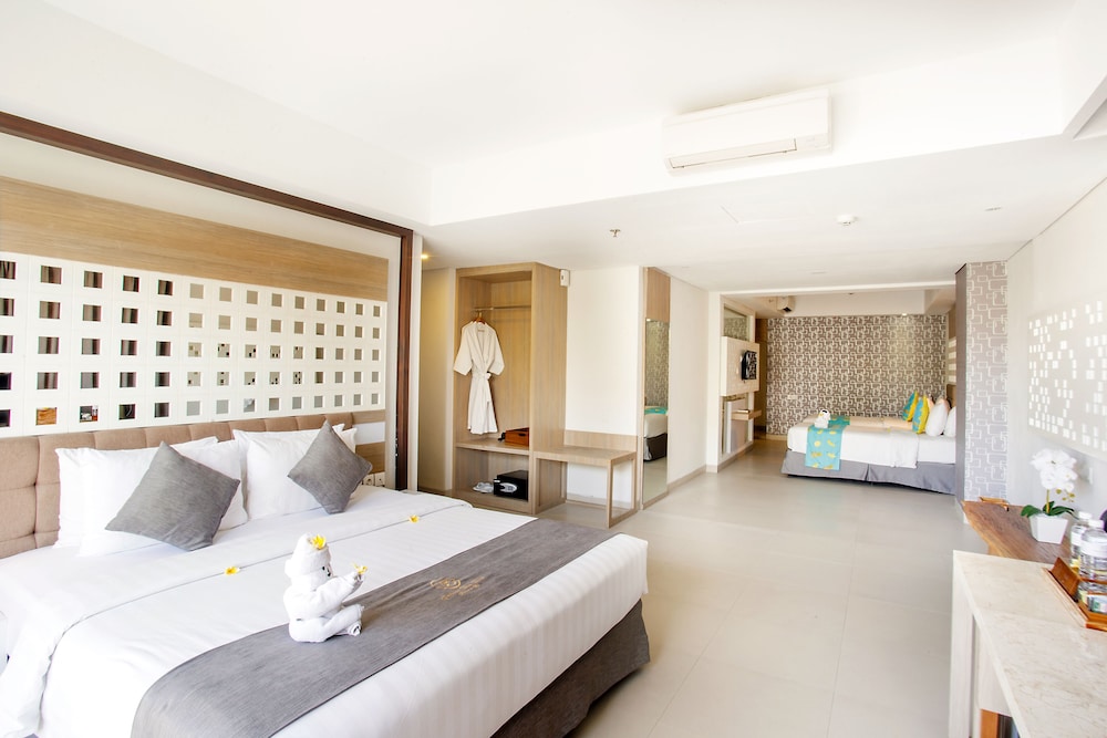 Condo, Family Suite, Queen and Twin Beds