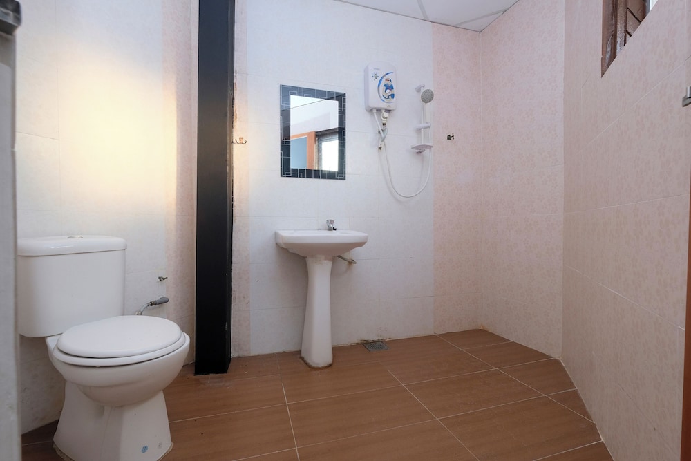 OYO 1104 Q Hotel 21/22