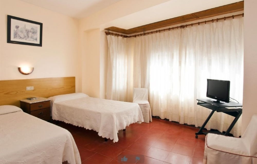 Hostal Tropical 6/15