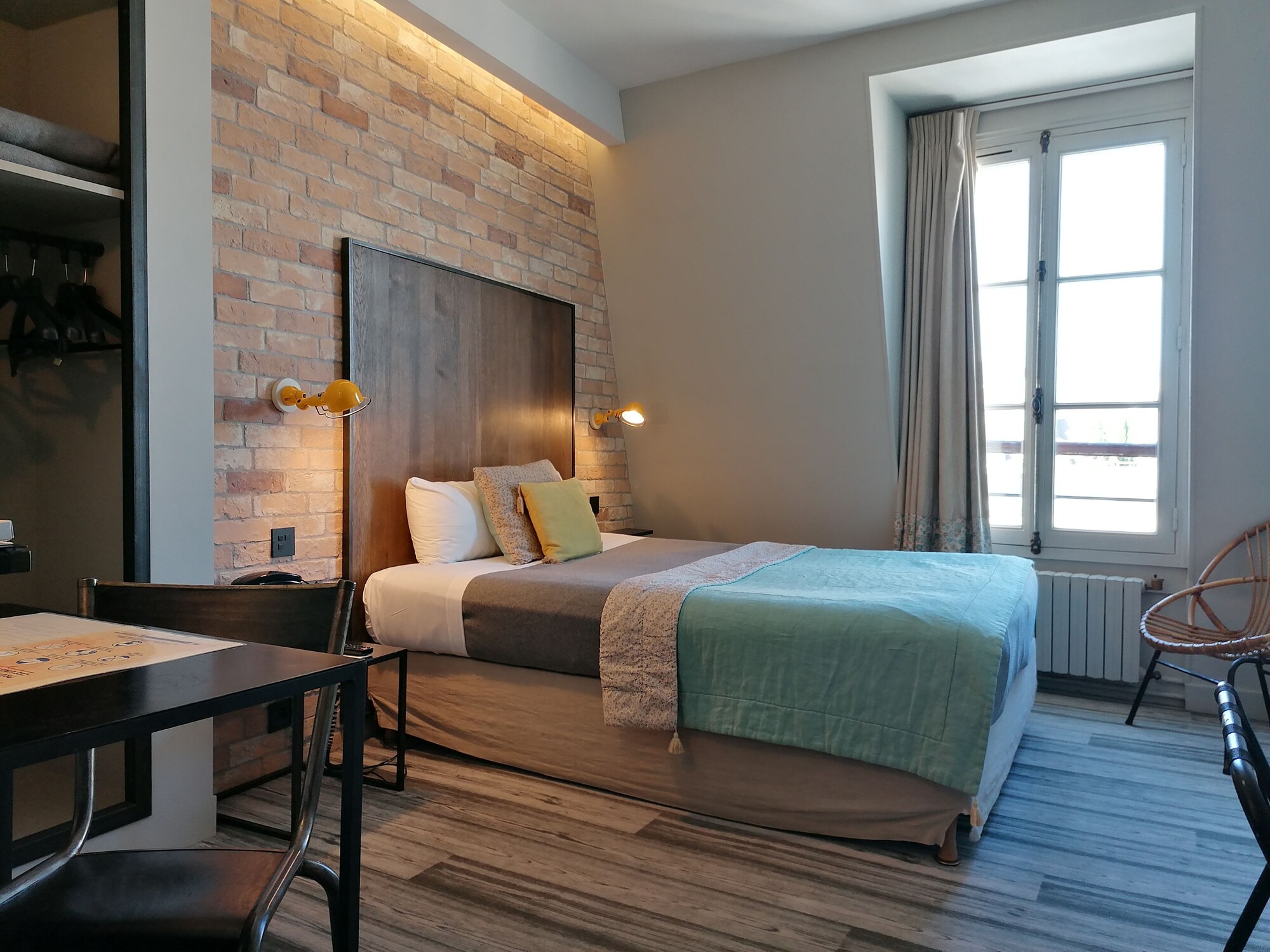غرفة سوبيريور ثلاثية بسرير مزدوج وسرير فردي، HOTEL MICHELET ODEON 2/6