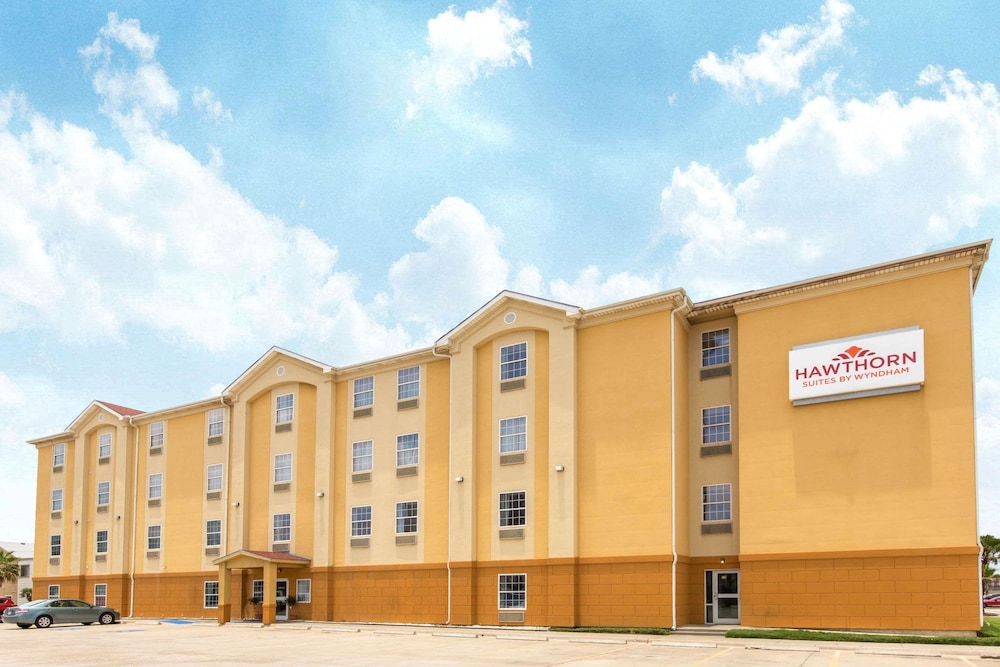 Hawthorn Suites by Wyndham Corpus Christi Padre Island 2/25