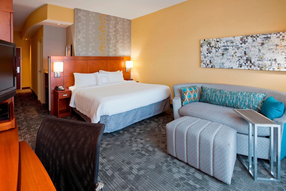 Courtyard by Marriott Minneapolis Maple Grove/Arbor Lakes 15/70