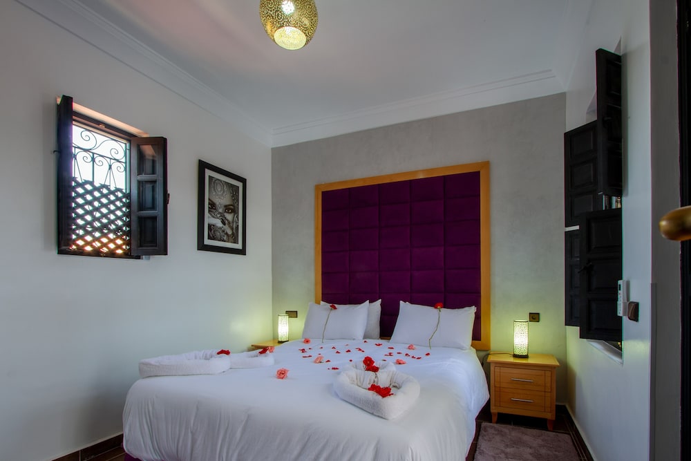 STANDARD, DOUBLE BED