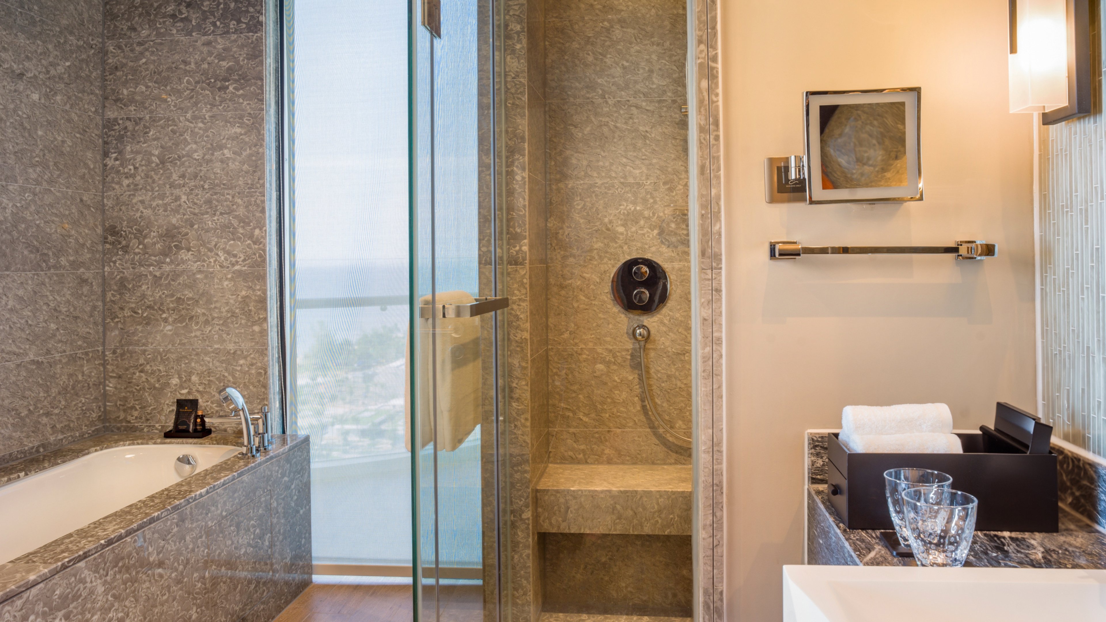 Intercontinental Phu Quoc Long Beach Resort 49/50