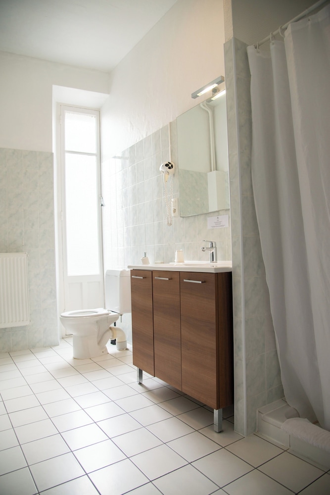 COMFORT HOTEL ACTUEL CHAMBERY CENTRE 7/71