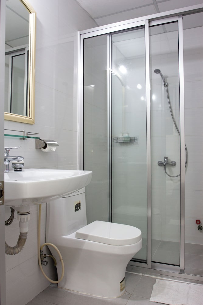 Quang Guest House 50/50