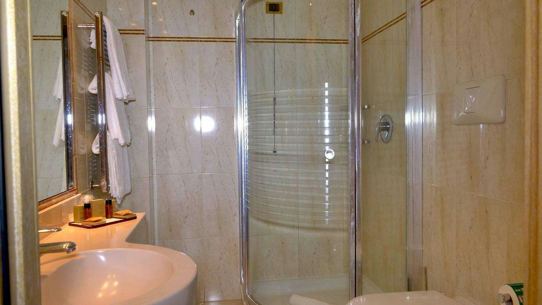 Hotel 501 44/46
