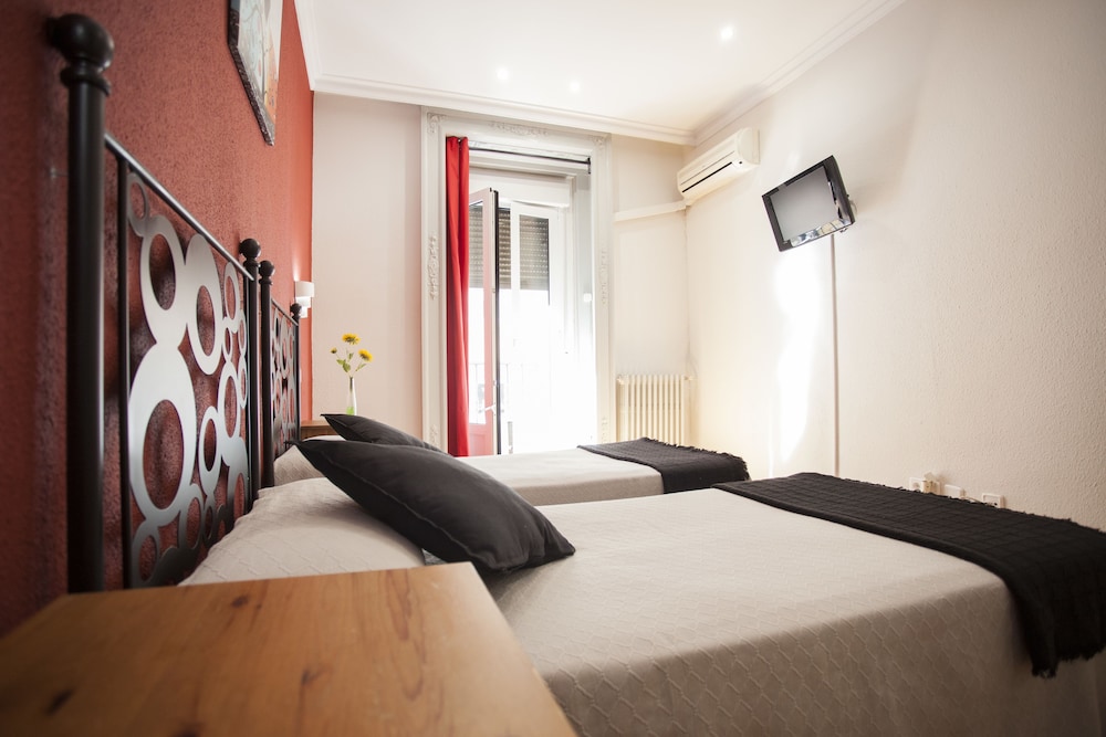 Hostal Aresol 11/33