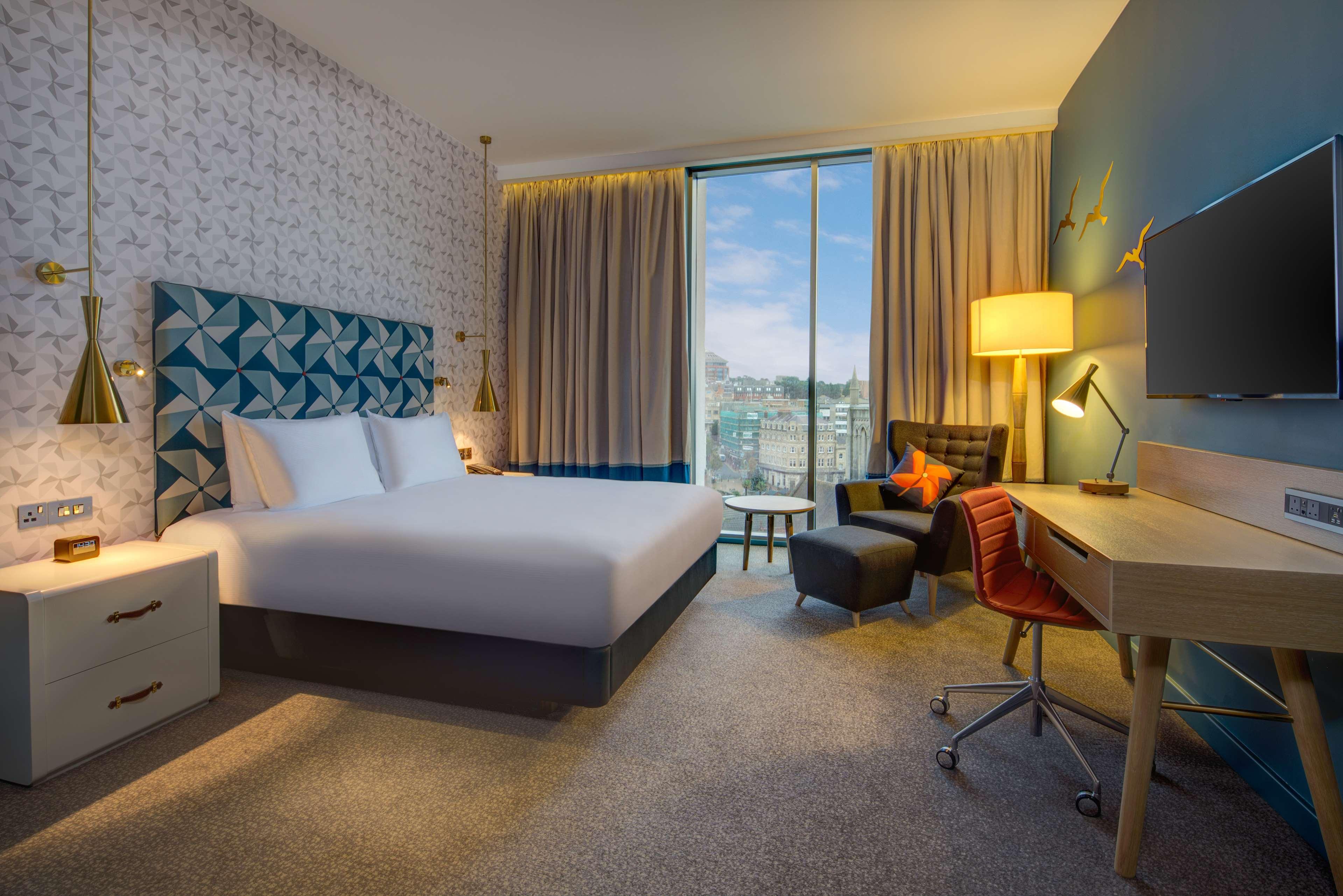 Room, Queen Bed