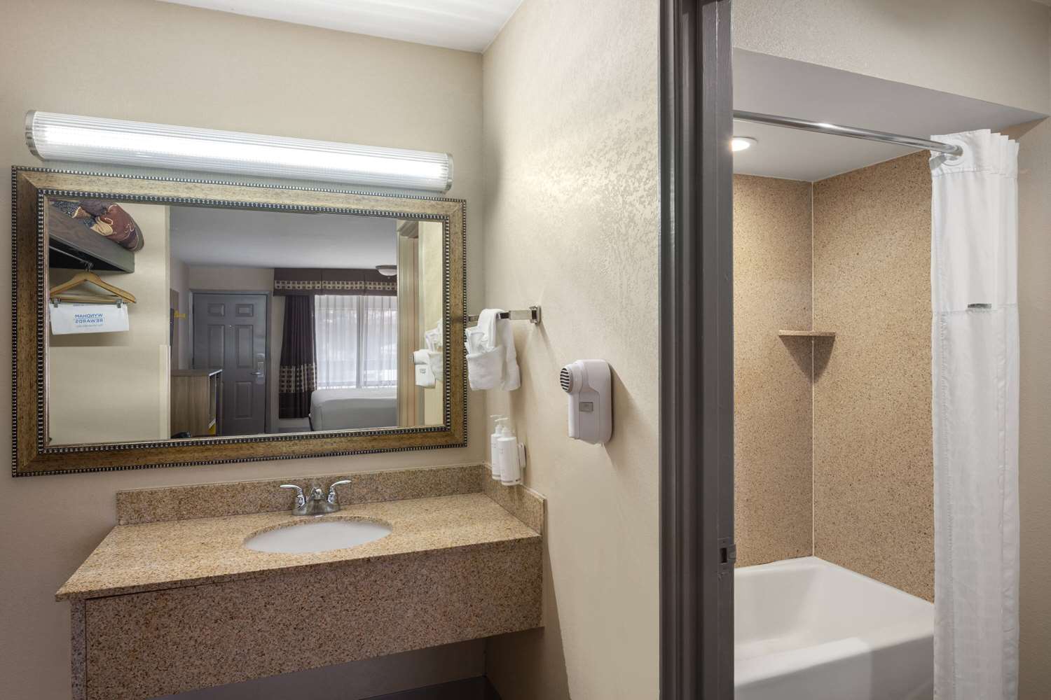 Days Inn by Wyndham Klamath Falls 43/48