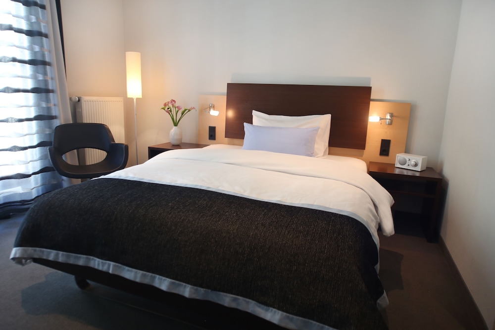 Schiller5 Hotel 13/44