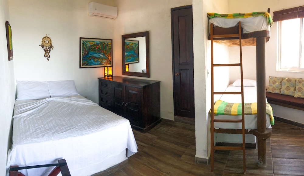 Marbella Eco Lodge 2/100