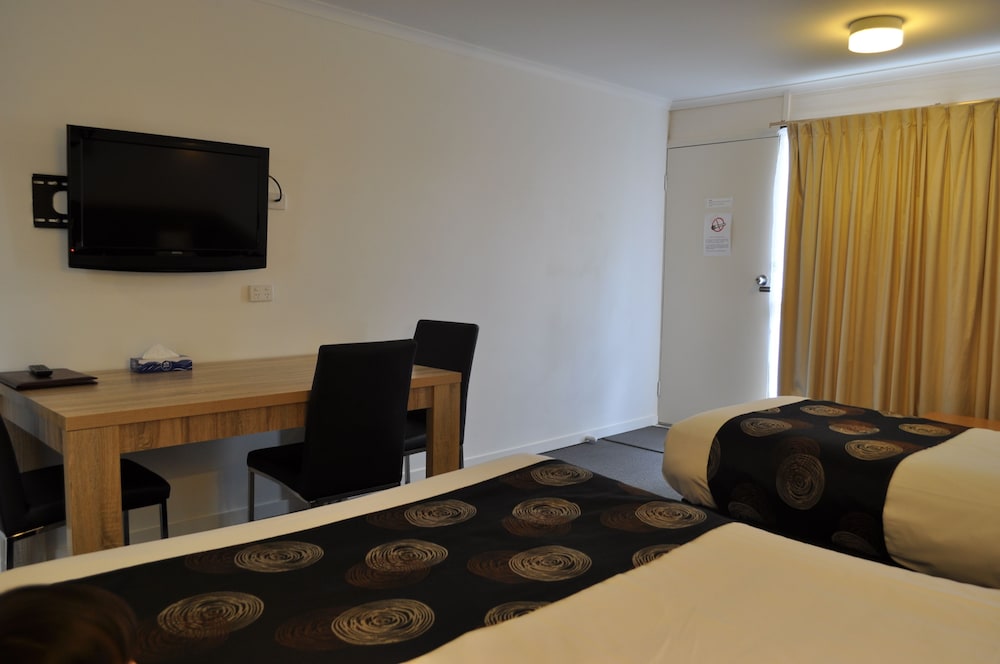 ALBURY BURVALE MOTOR INN 22/47