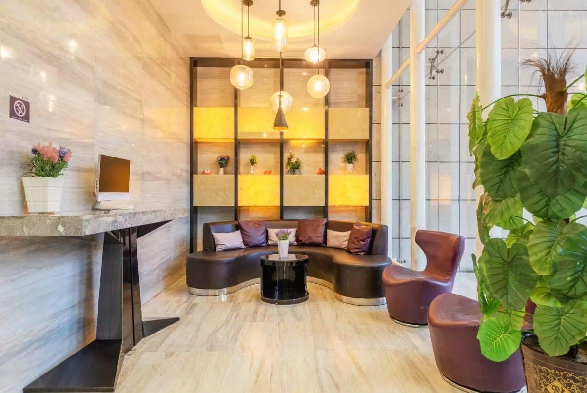 Lavande Hotel(Guangzhou Jiahe Wanggang Metro Station & Junhe Avenue Police Academy Branch) 35/43