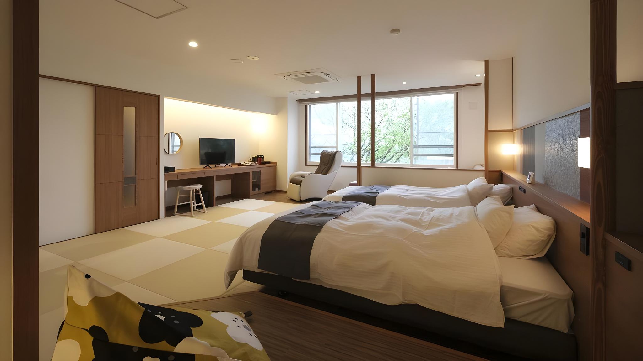 Japanese Western, Suite, Mountain View, Living Area, Sauna, Bathtub