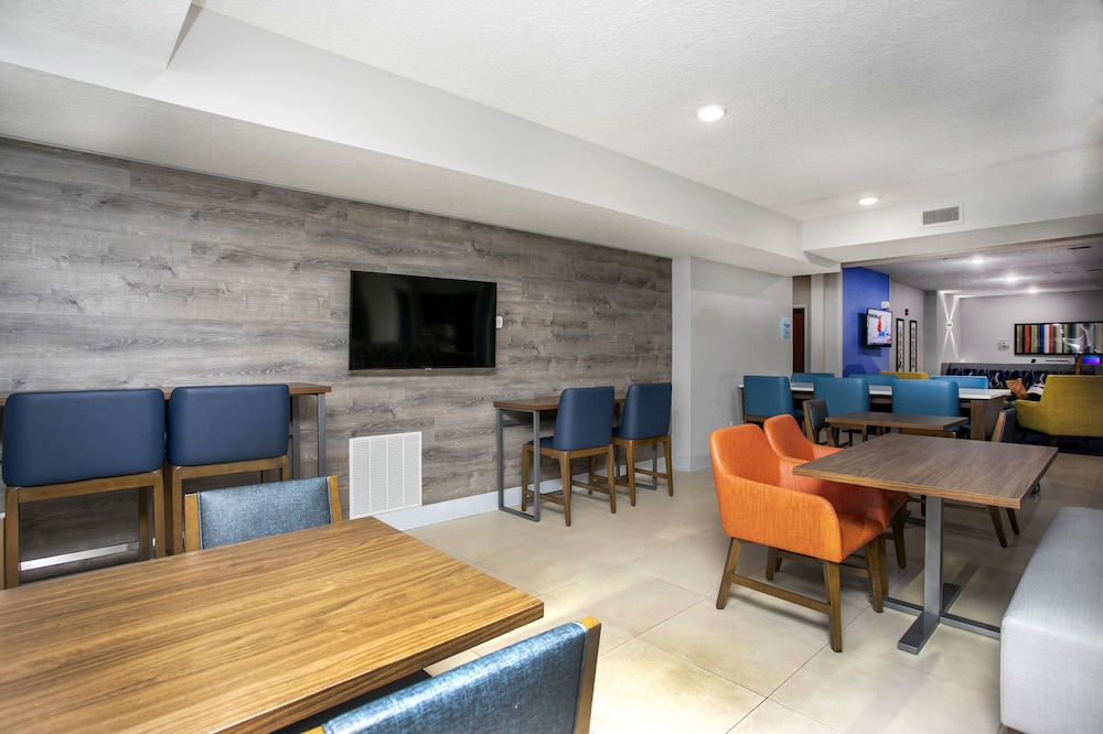 Holiday Inn Express Hotel And Suites Jacksonville Mayport Beach 47/64