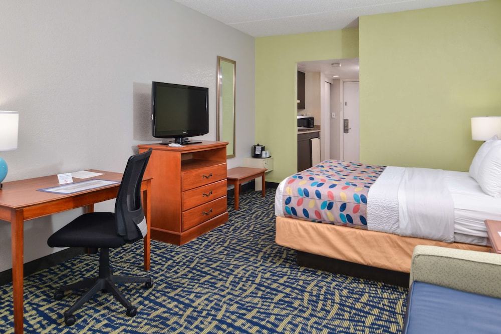Best Western Plus Chesapeake Bay - Norfolk 13/40