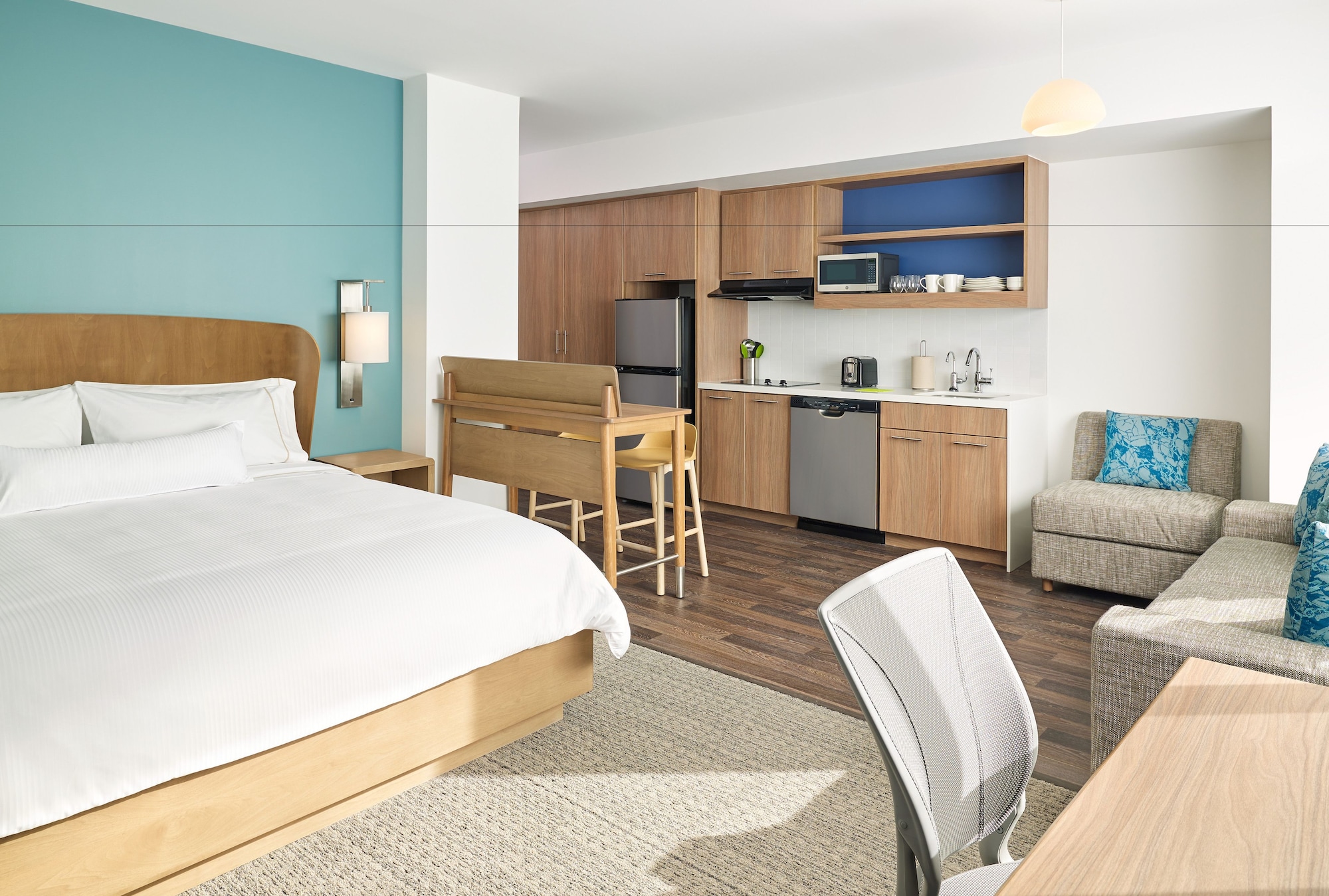 1 BEDROOM, SUITE