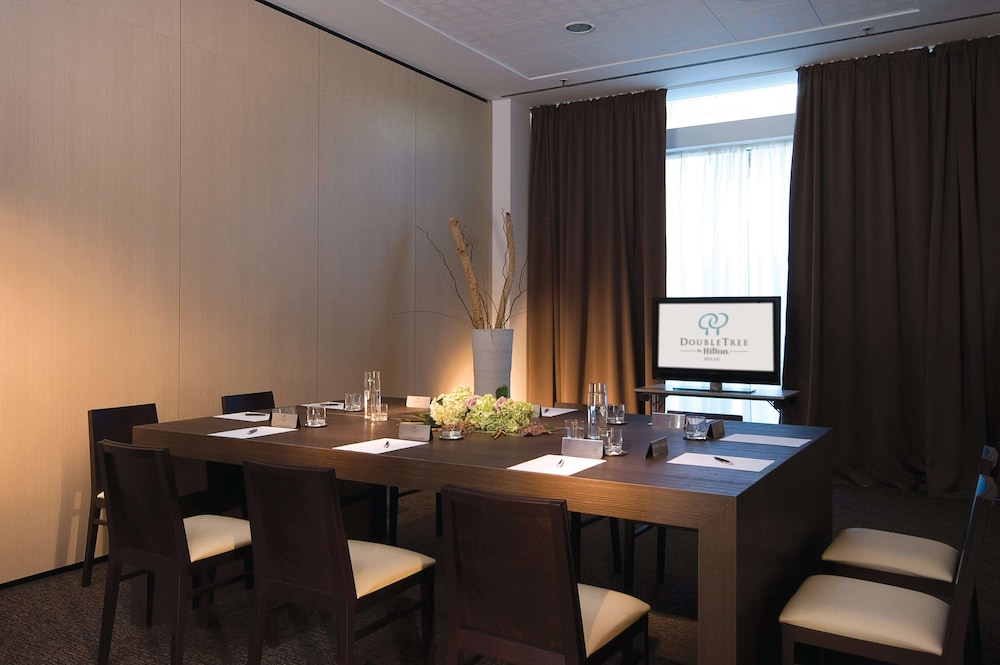DOUBLETREE BY HILTON MILAN 49/83