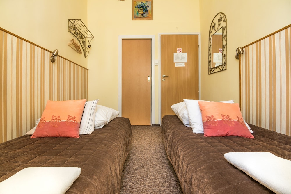 Unikat Guest Rooms 39/72