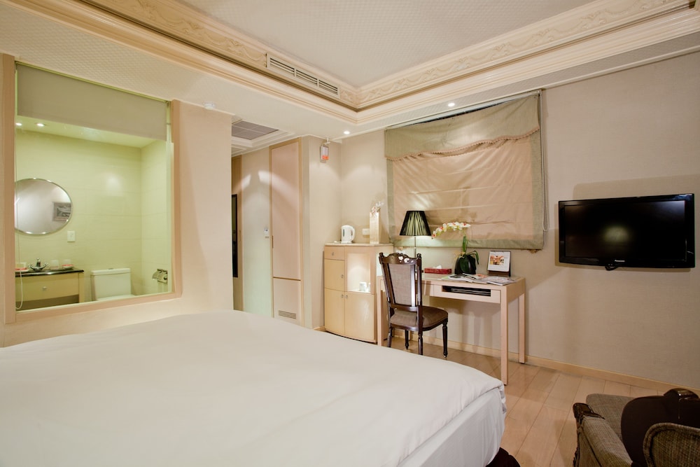 Deja Vu Hotel 24/59