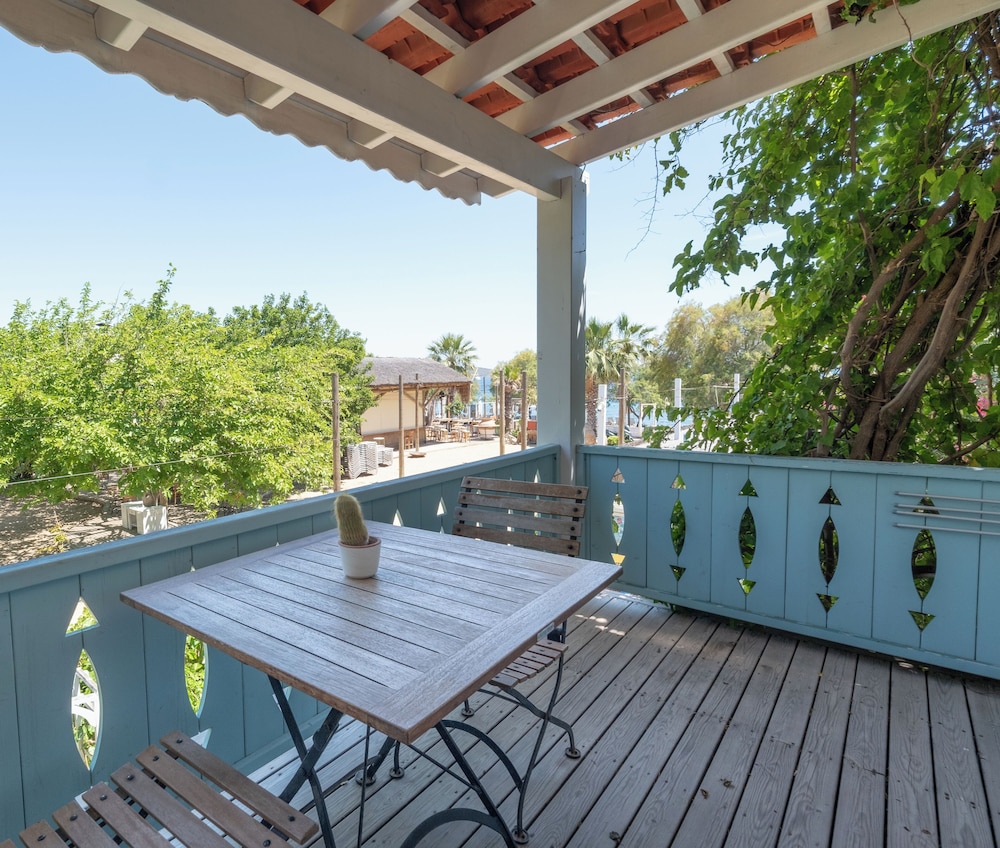 Kefi Beach And Suites 23/50