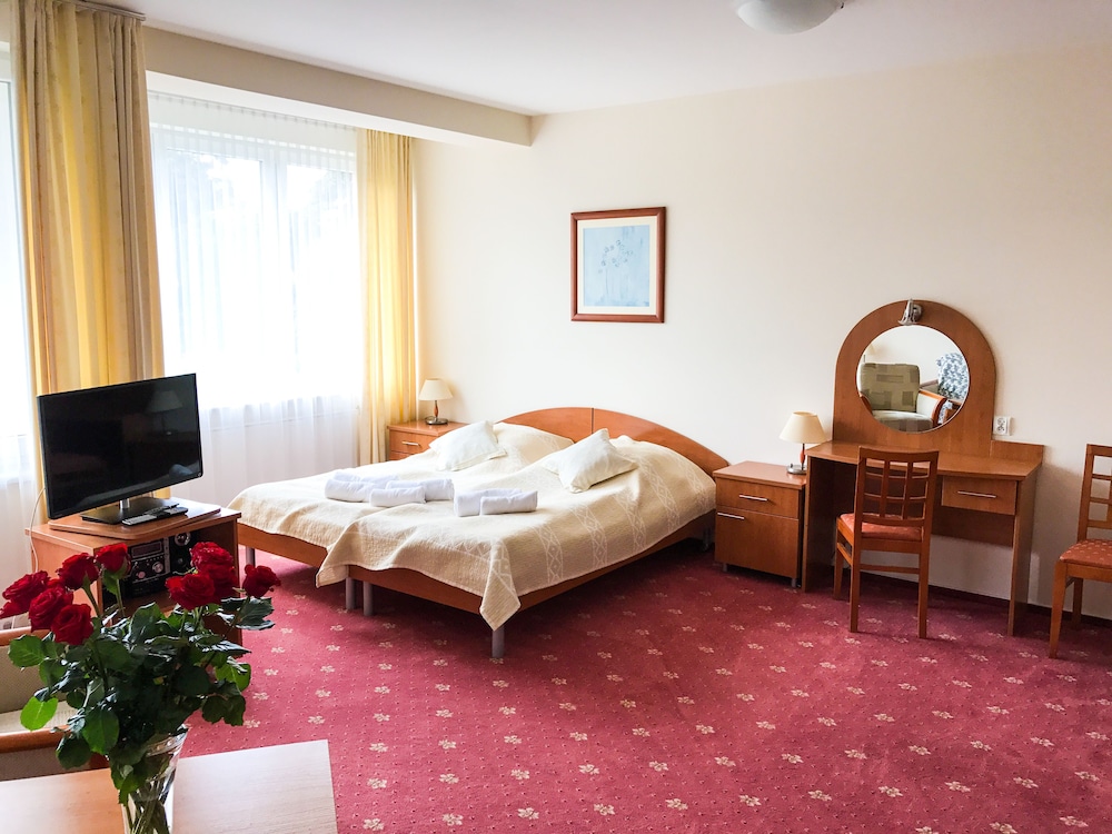 Fwp Albatros Medical Spa 6/27