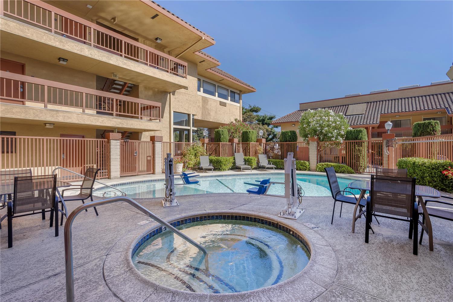 Best Western Plus Inn Of Hayward 19/40