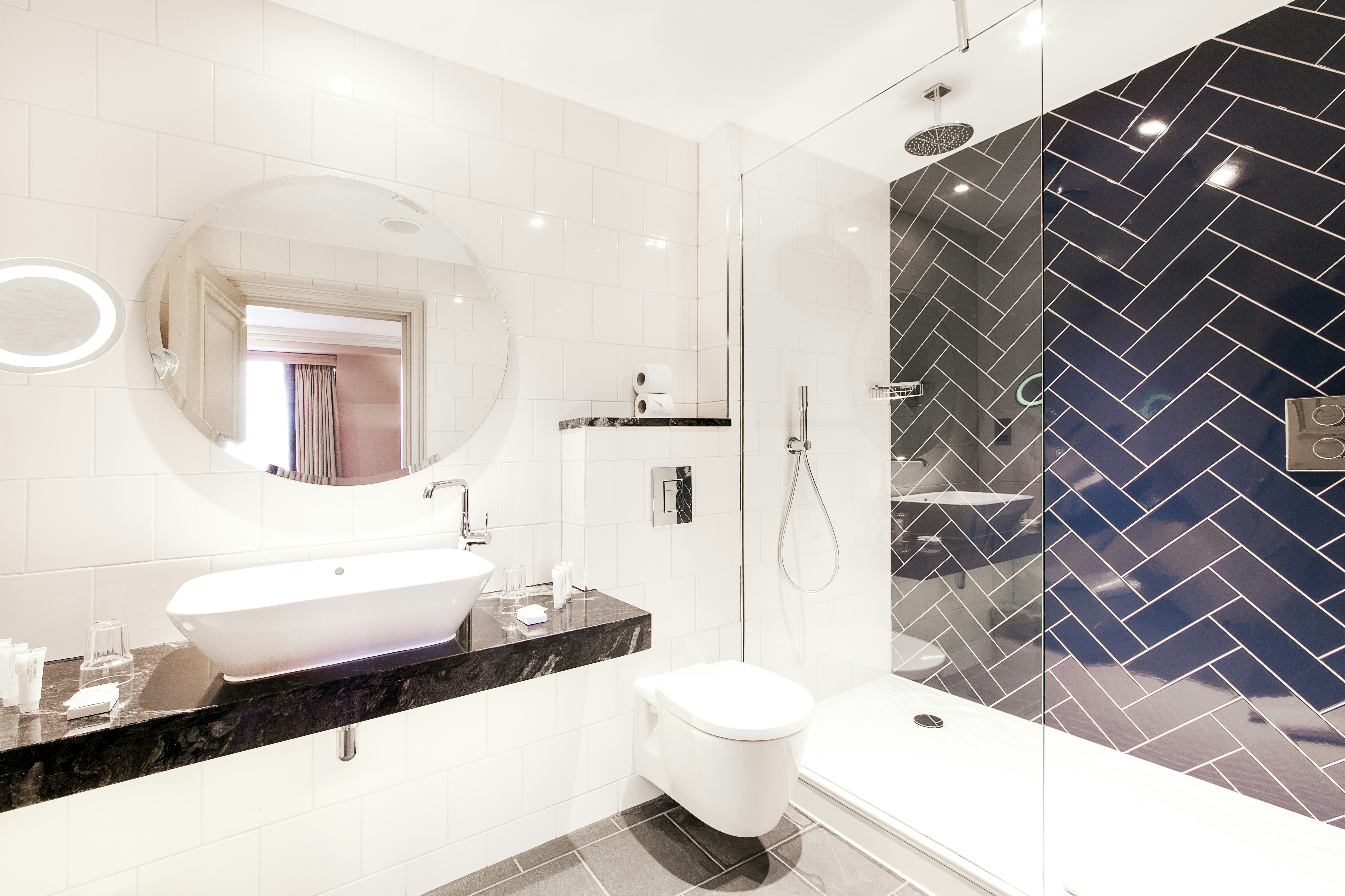 Hotel Indigo Edinburgh - Princes Street, an IHG Hotel (ex Royal British) 81/82