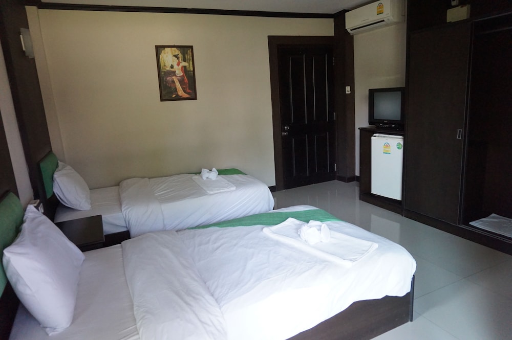 Nakhaburi Hotel & Resort 16/30