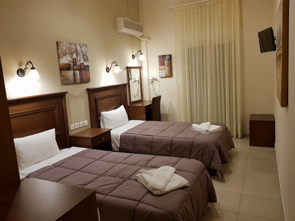 Artemision Hotel 15/28