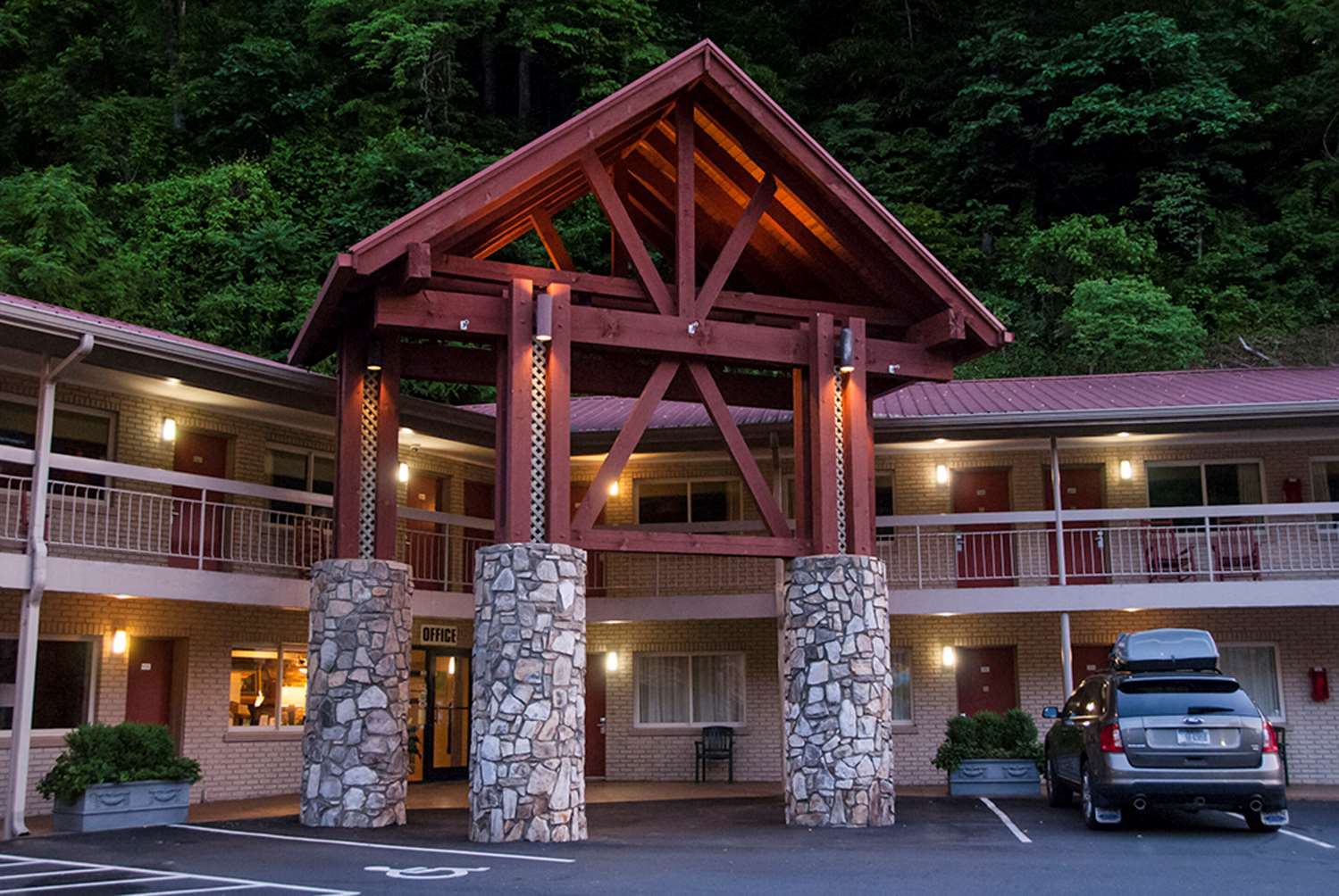 Econo Lodge Cherokee, NC 2/27