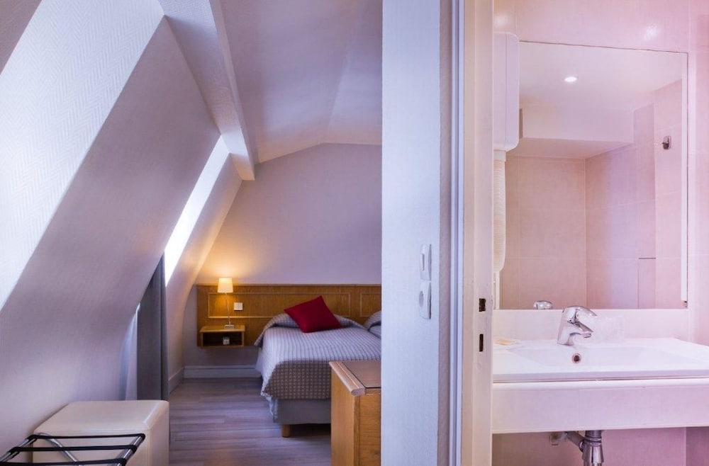Hotel Le Compostelle 42/43