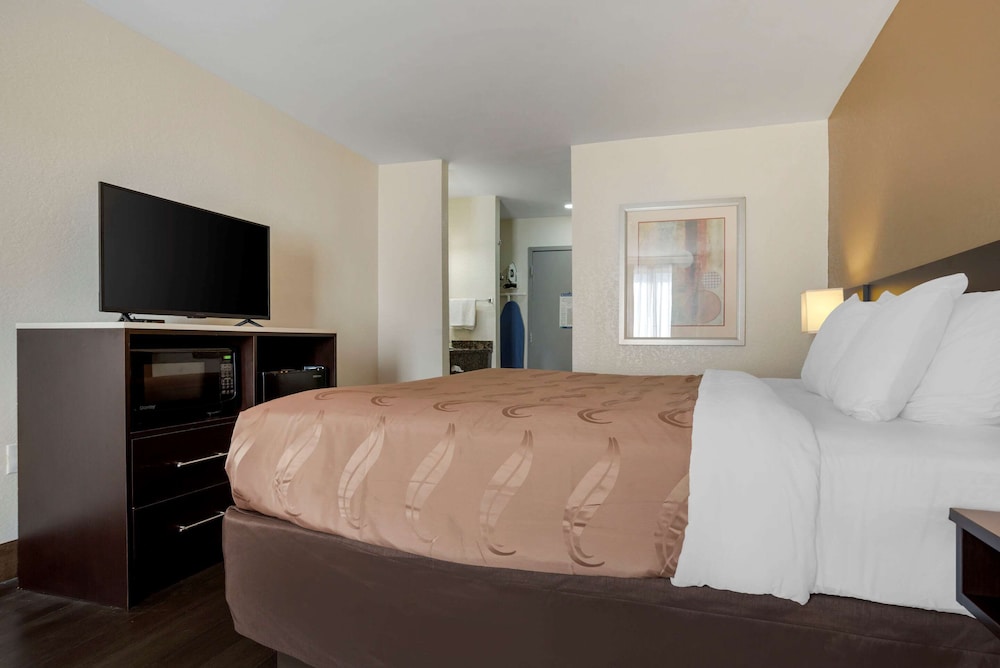 Standard, King Bed, Quality Inn Phenix City Columbus 6/9