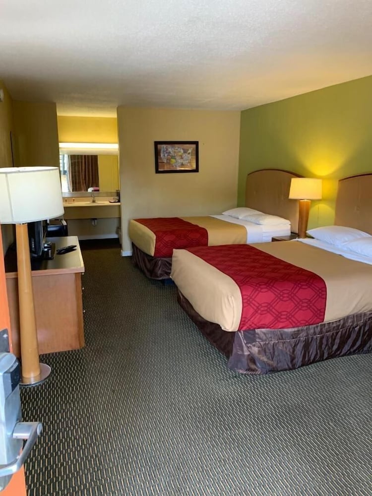 Amerivu Inn Gilbertsville 6/24