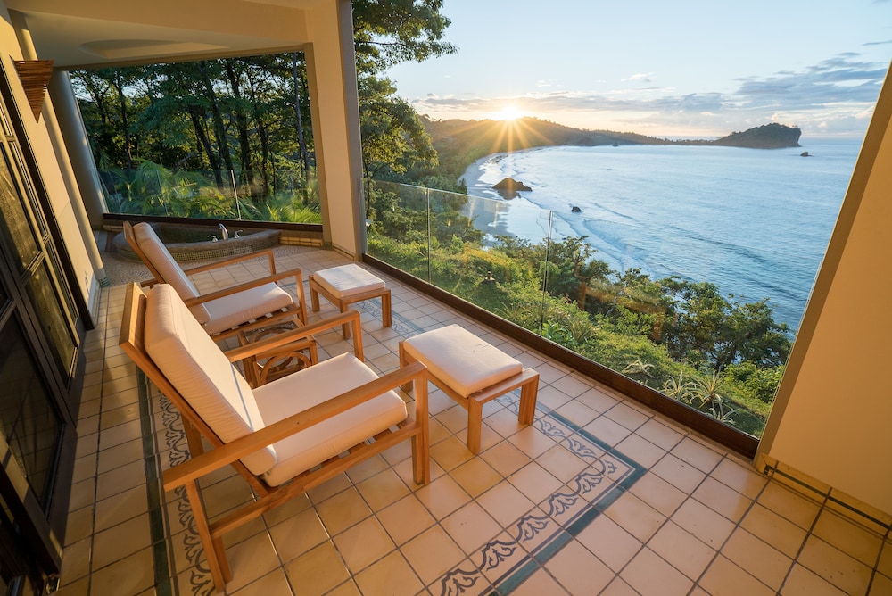 Arenas del Mar Beachfront & Rainforest Resort 38/75