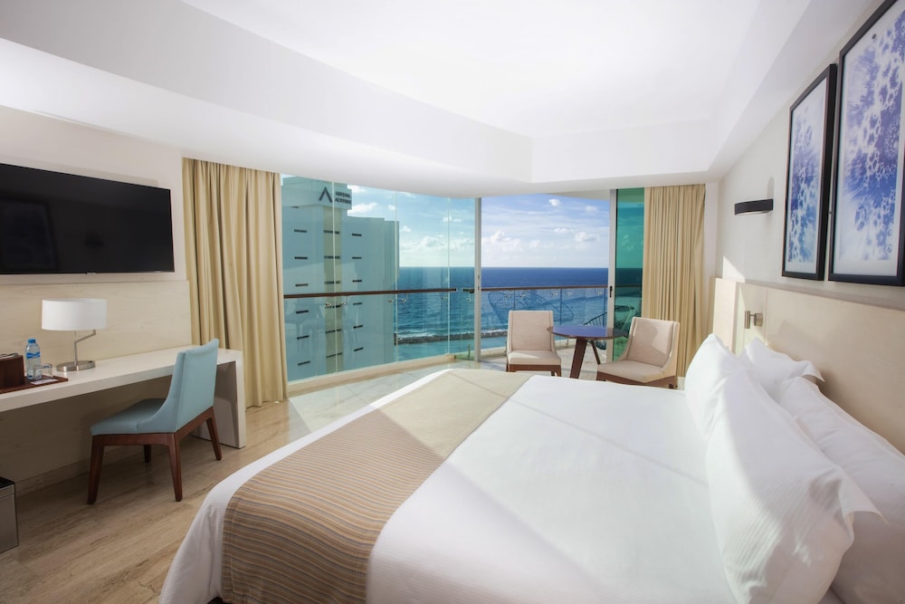 Altitude By Krystal Grand Punta Cancun All Inclusive 26/75