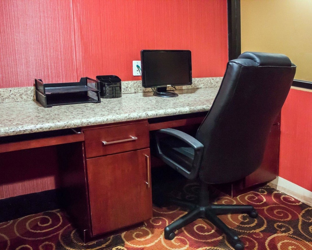 Comfort Inn & Suites Trussville I-59 Exit 141 40/45