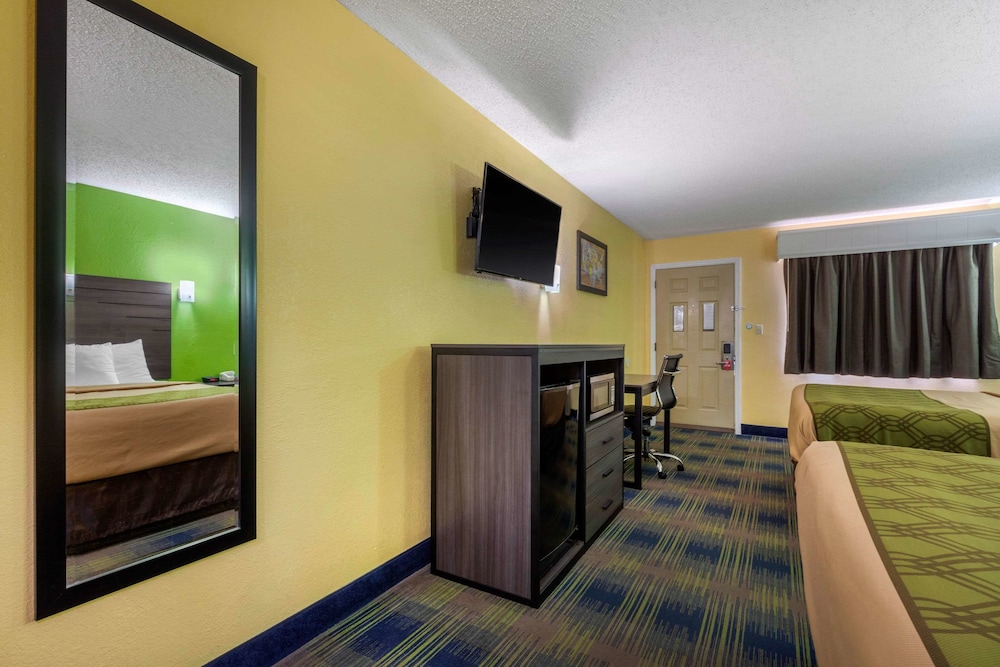 Econo Lodge Nashville TN 37/41