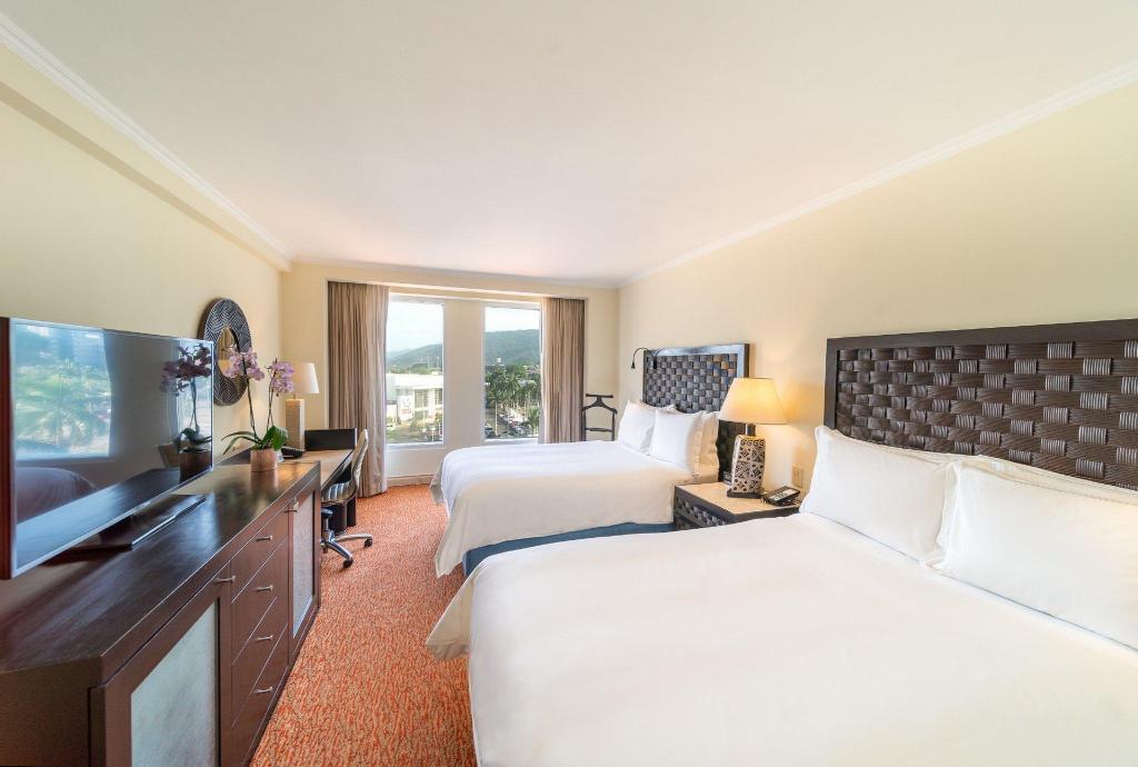 Classic, 2 Double Beds, Living Area, Club Floor, Accessible