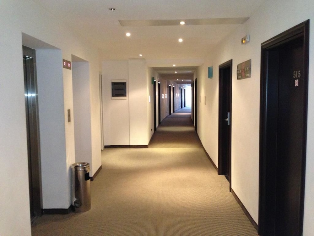 Flamingo Hotel 12/23