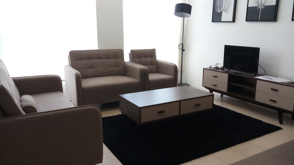 Roxy Hotel Apartment 35/58