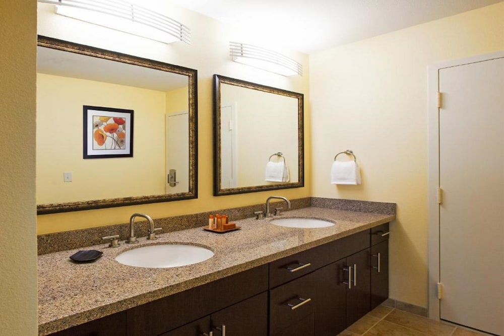 Winners Circle Resort 50/51