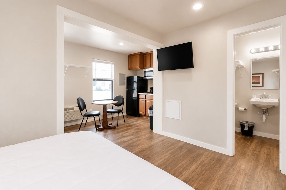 OYO Hotel Big Lake Hwy 137 TX 20/49