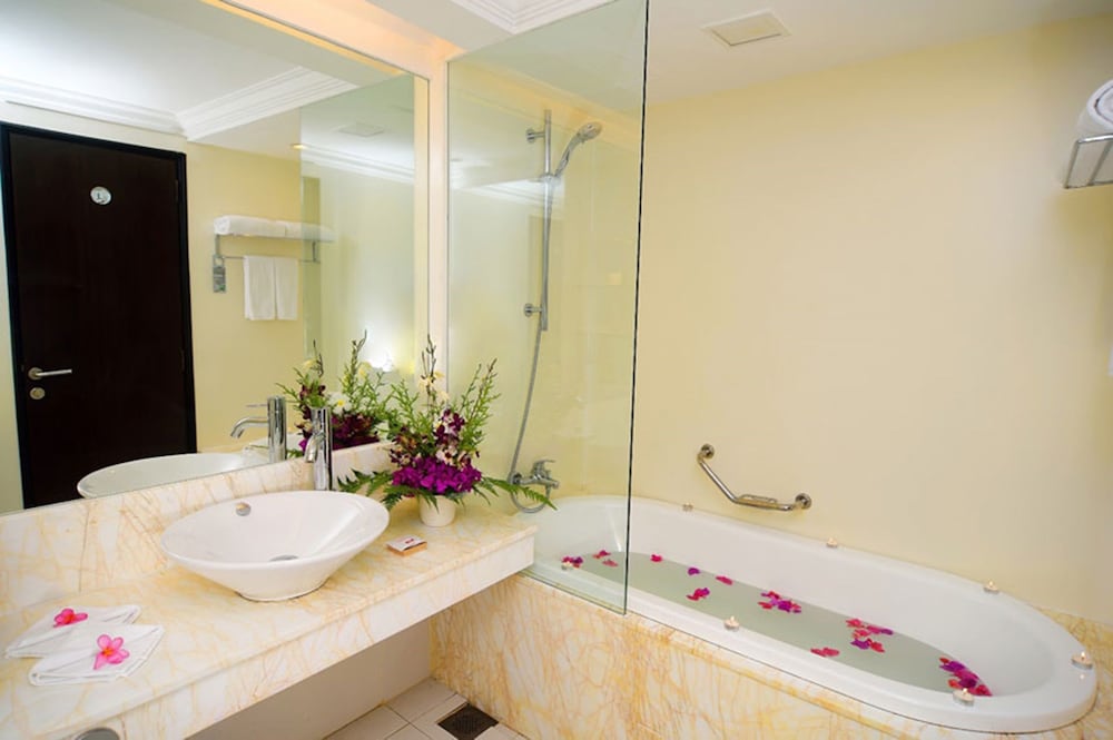Movenpick Bintan Lagoon 42/44