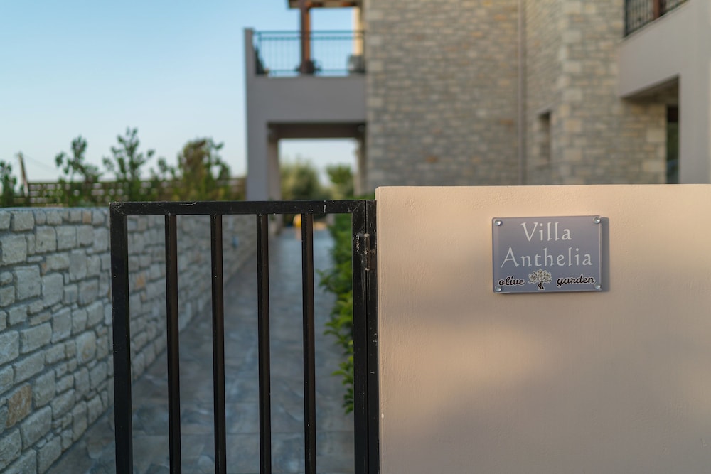 Olive Garden Villas 4/50