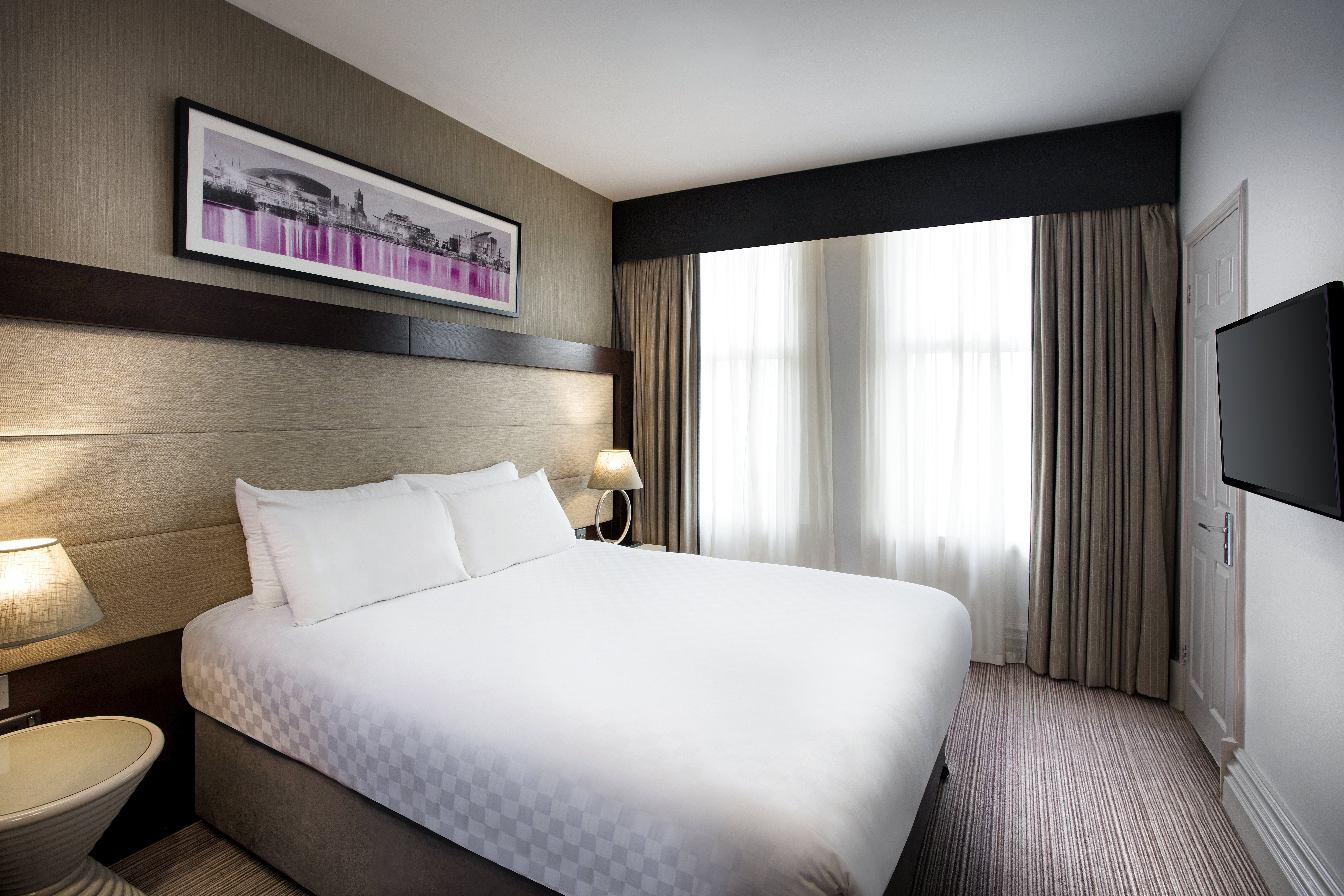 JUNIOR SUITE, KING BED
