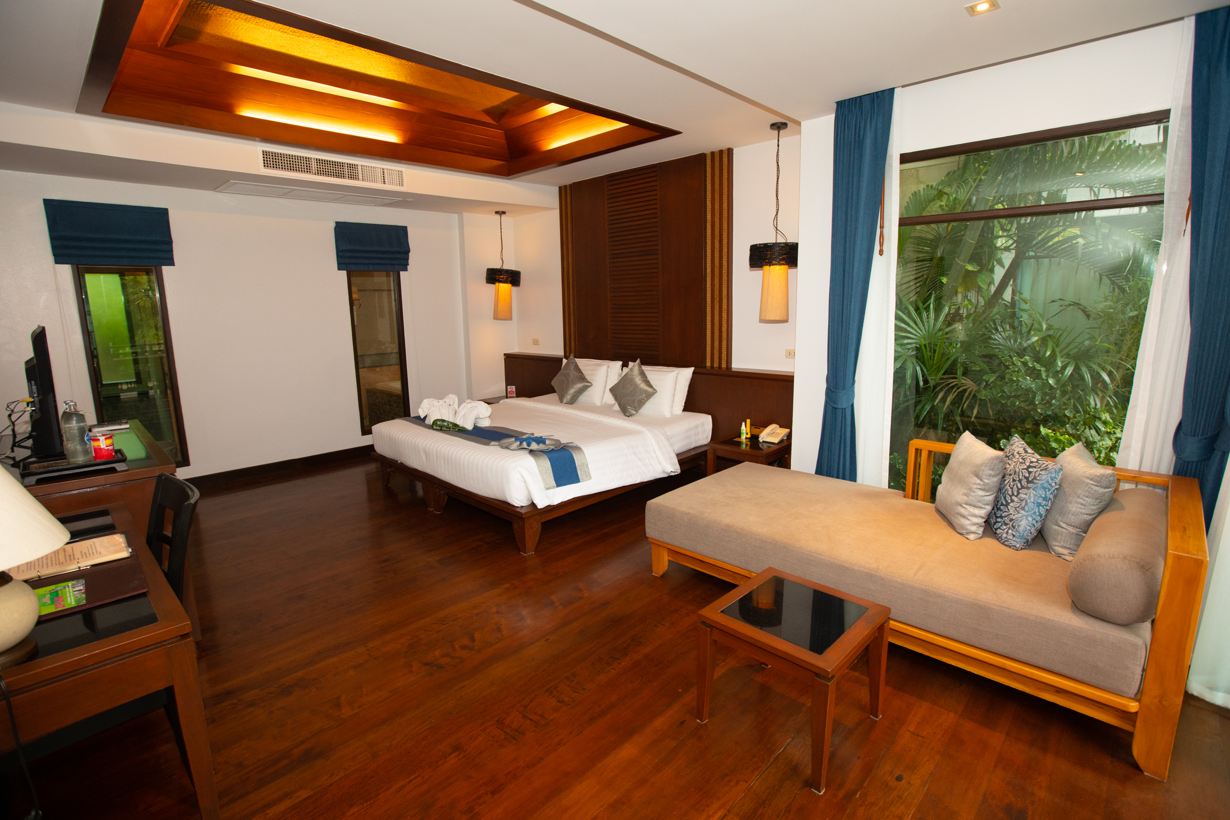 Deluxe, Double or Twin Bed, Pool View